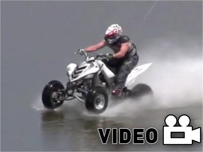 Απίστευτο: Διέσχισε λίμνη πάνω σε ATV